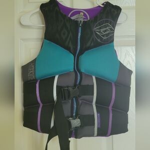 Hyperlite PFD Lifejacket Adult Small